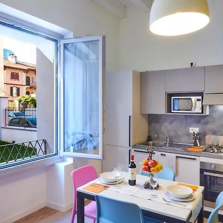Liberty Apt Mandello * ليكو